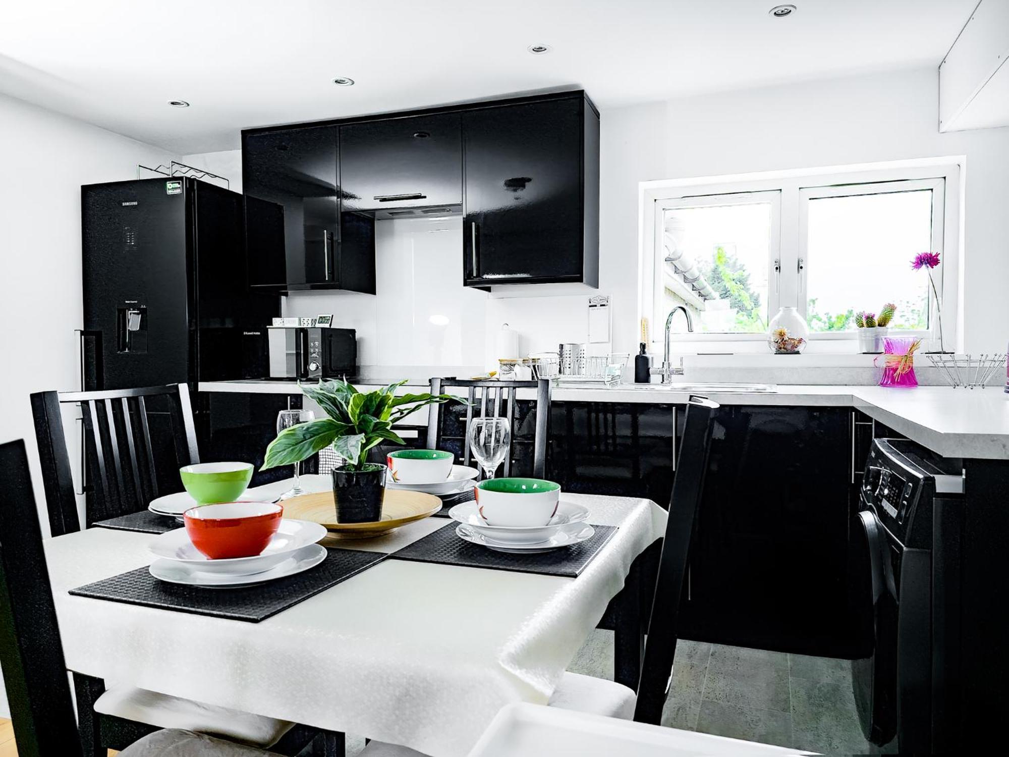 Charming London Home, Opp Arnos Grove Underground Station, Parking New Southgate Экстерьер фото
