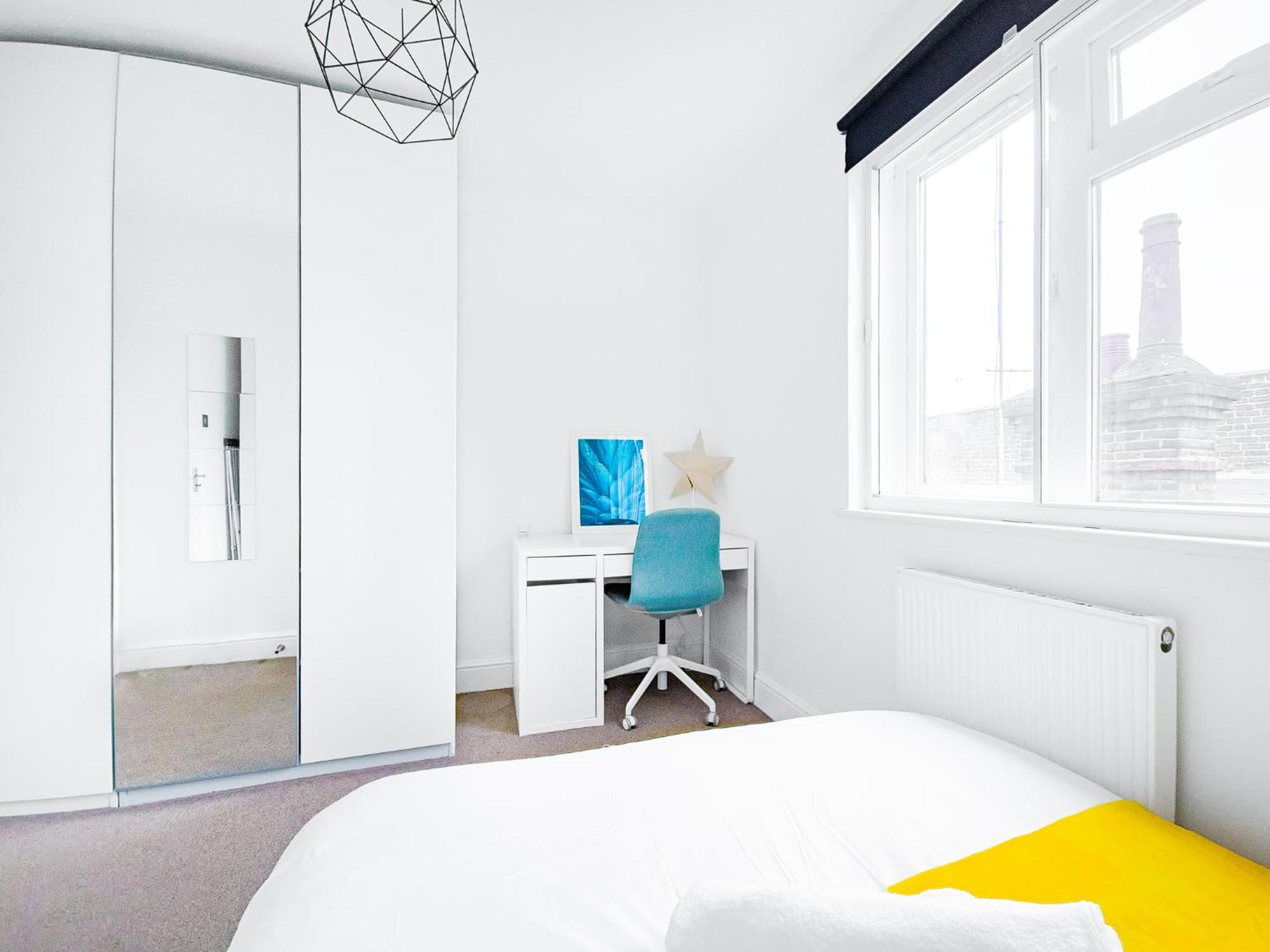 Charming London Home, Opp Arnos Grove Underground Station, Parking New Southgate Экстерьер фото