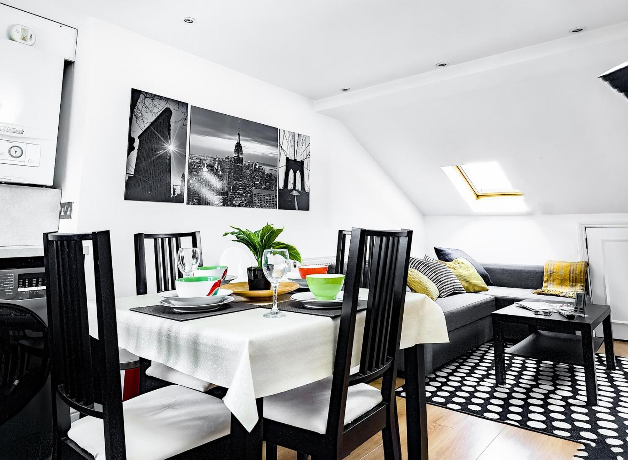 Charming London Home, Opp Arnos Grove Underground Station, Parking New Southgate Экстерьер фото