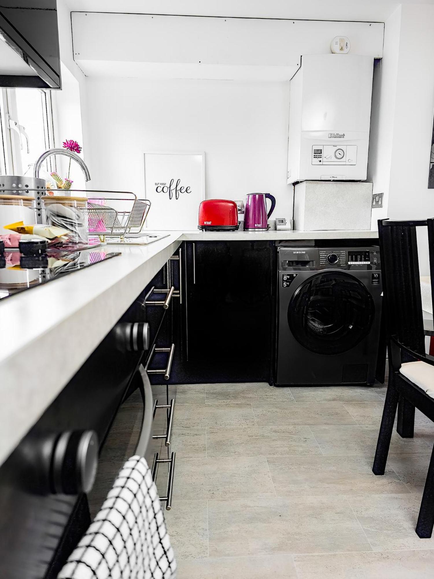 Charming London Home, Opp Arnos Grove Underground Station, Parking New Southgate Экстерьер фото
